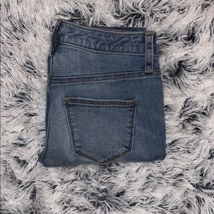 UNIVERSAL THREAD mid rise skinny jean